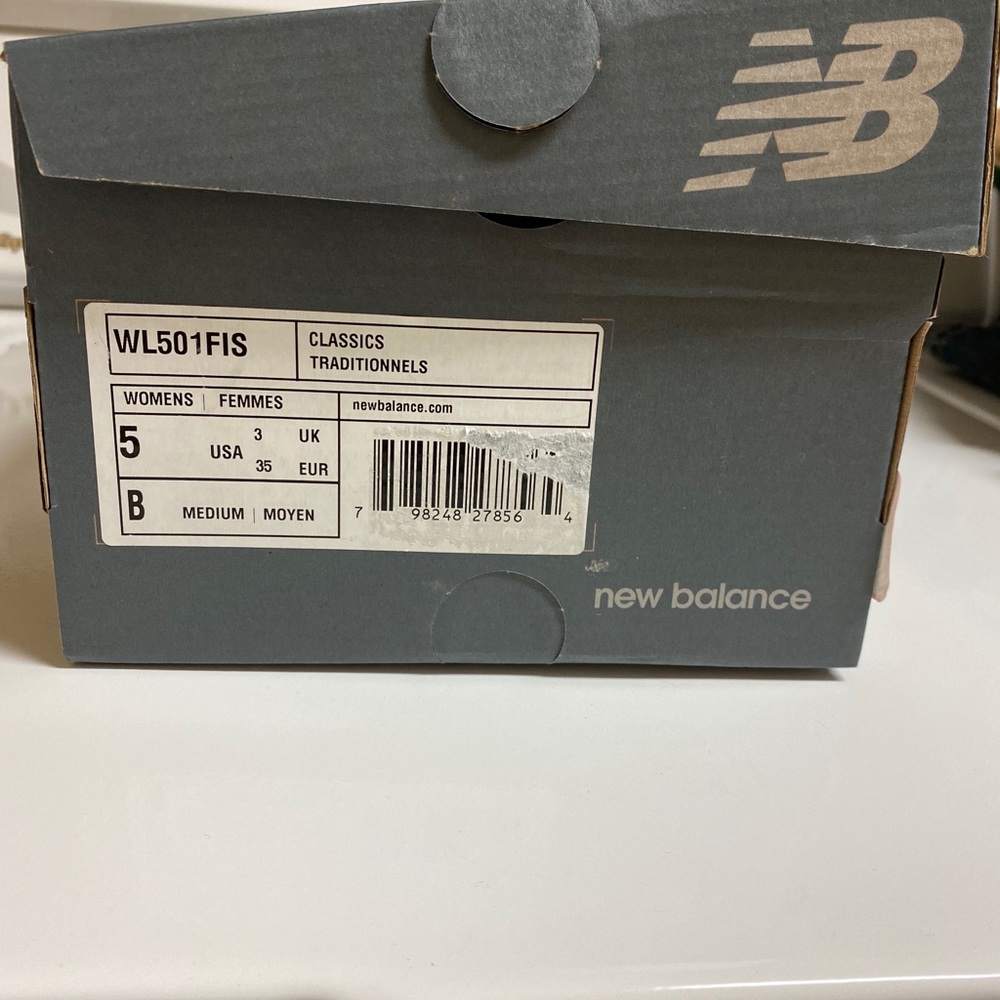 •••BRAND NEW••• Size 5 NEW BALANCE SHOES